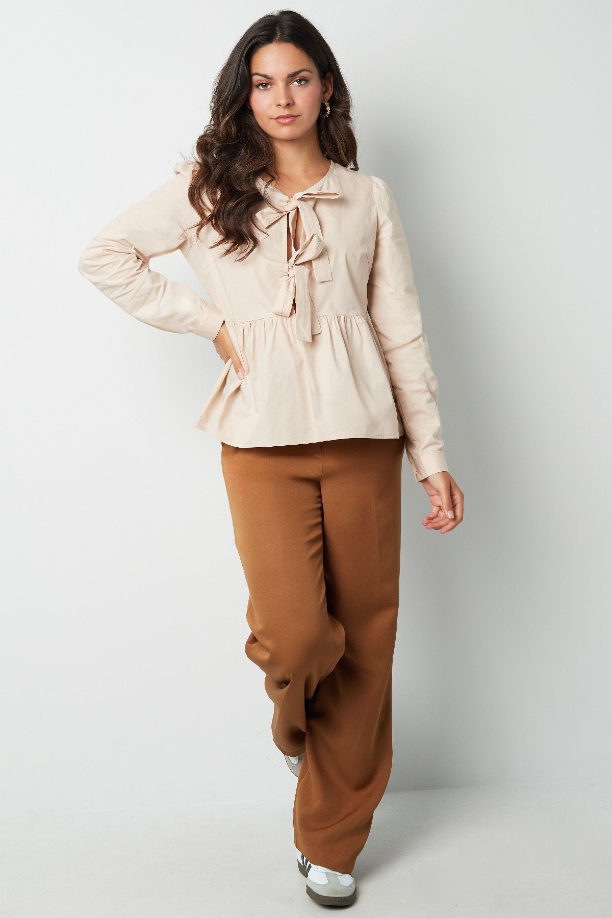 Beige blouse lange mouw