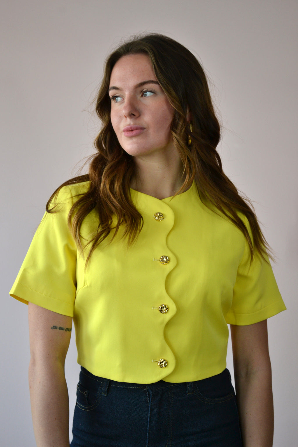 Korte mouwen top met knopen
