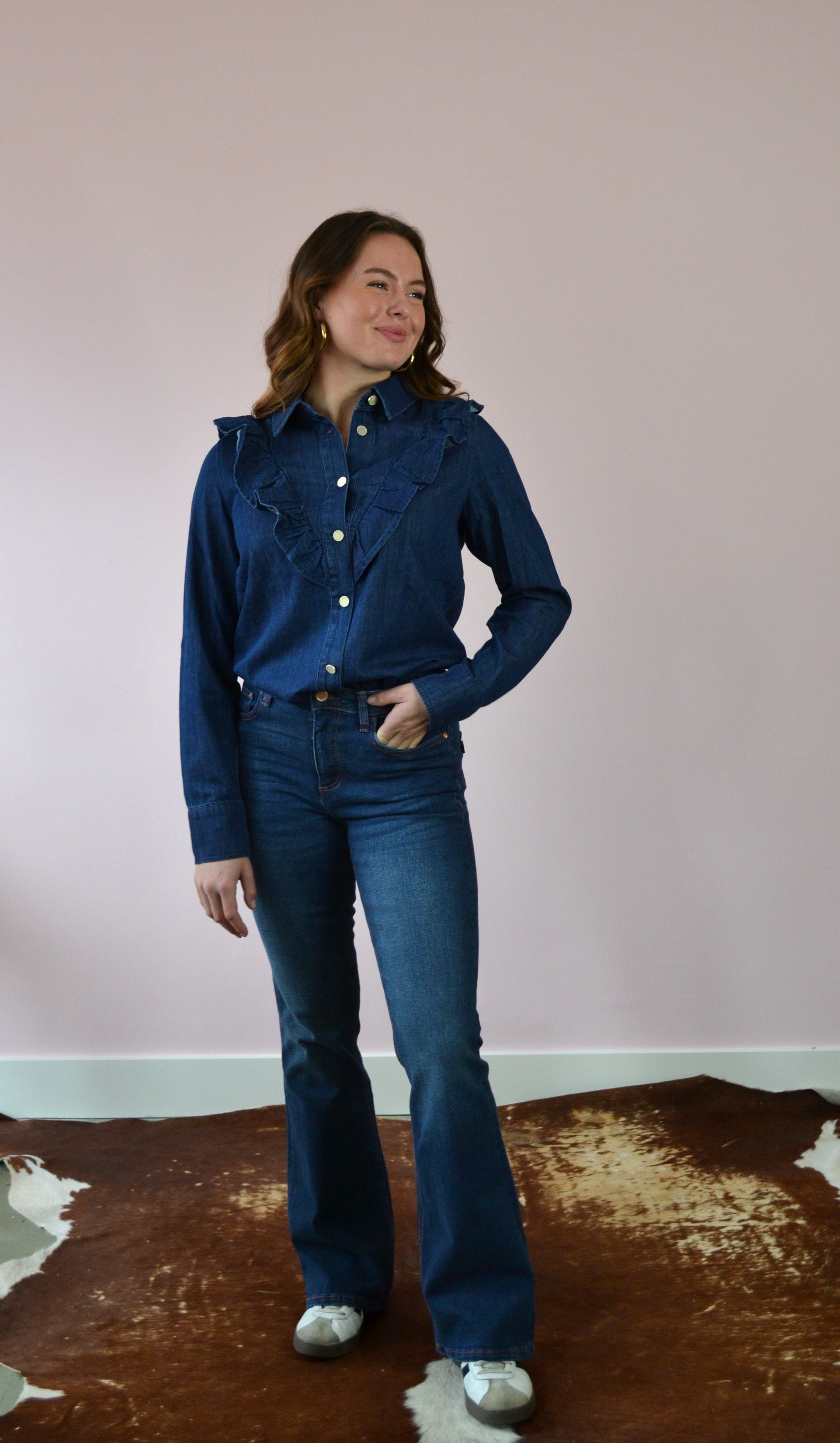 Spijkerblouse met ruches