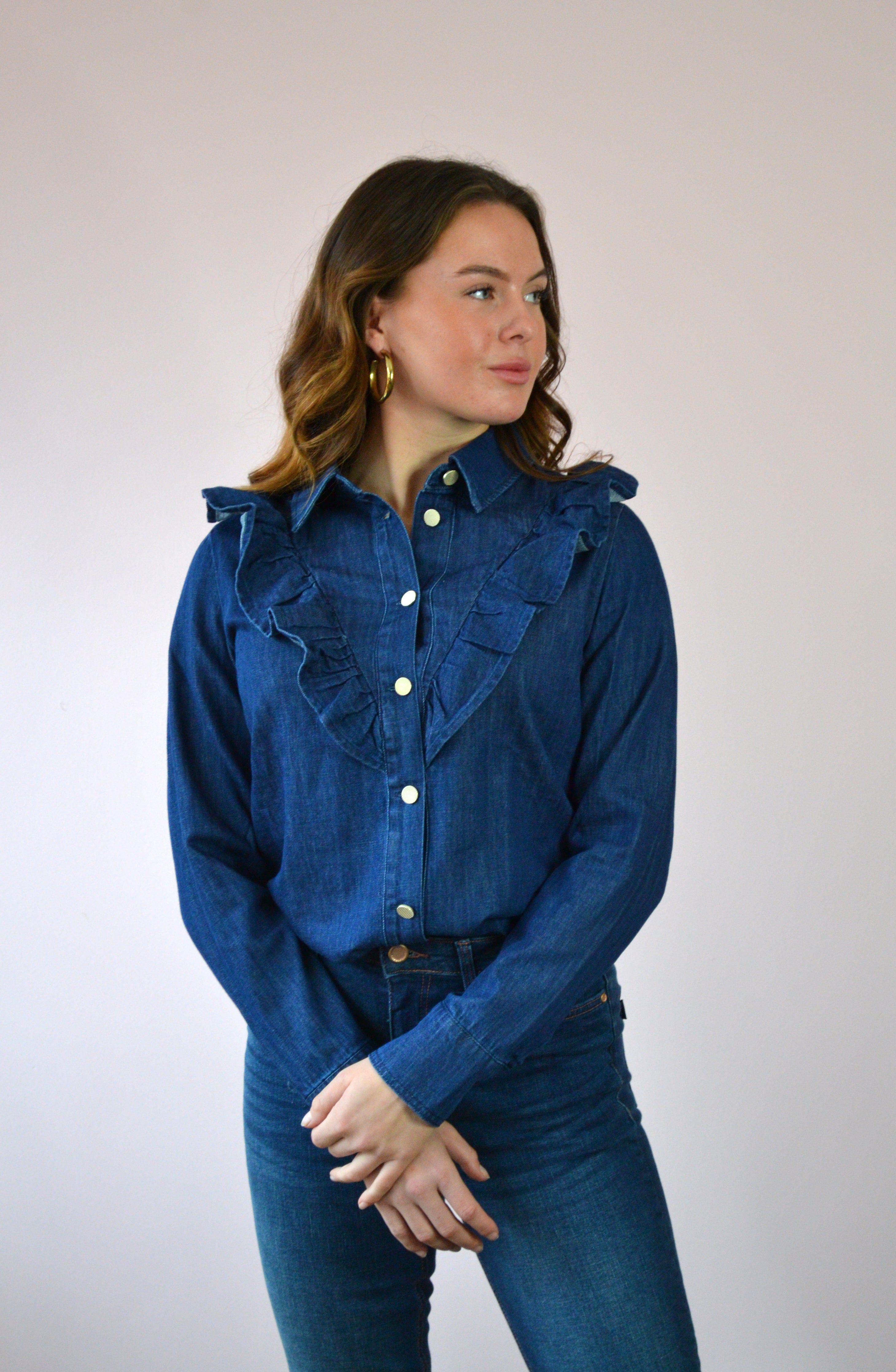 Spijkerblouse met ruches