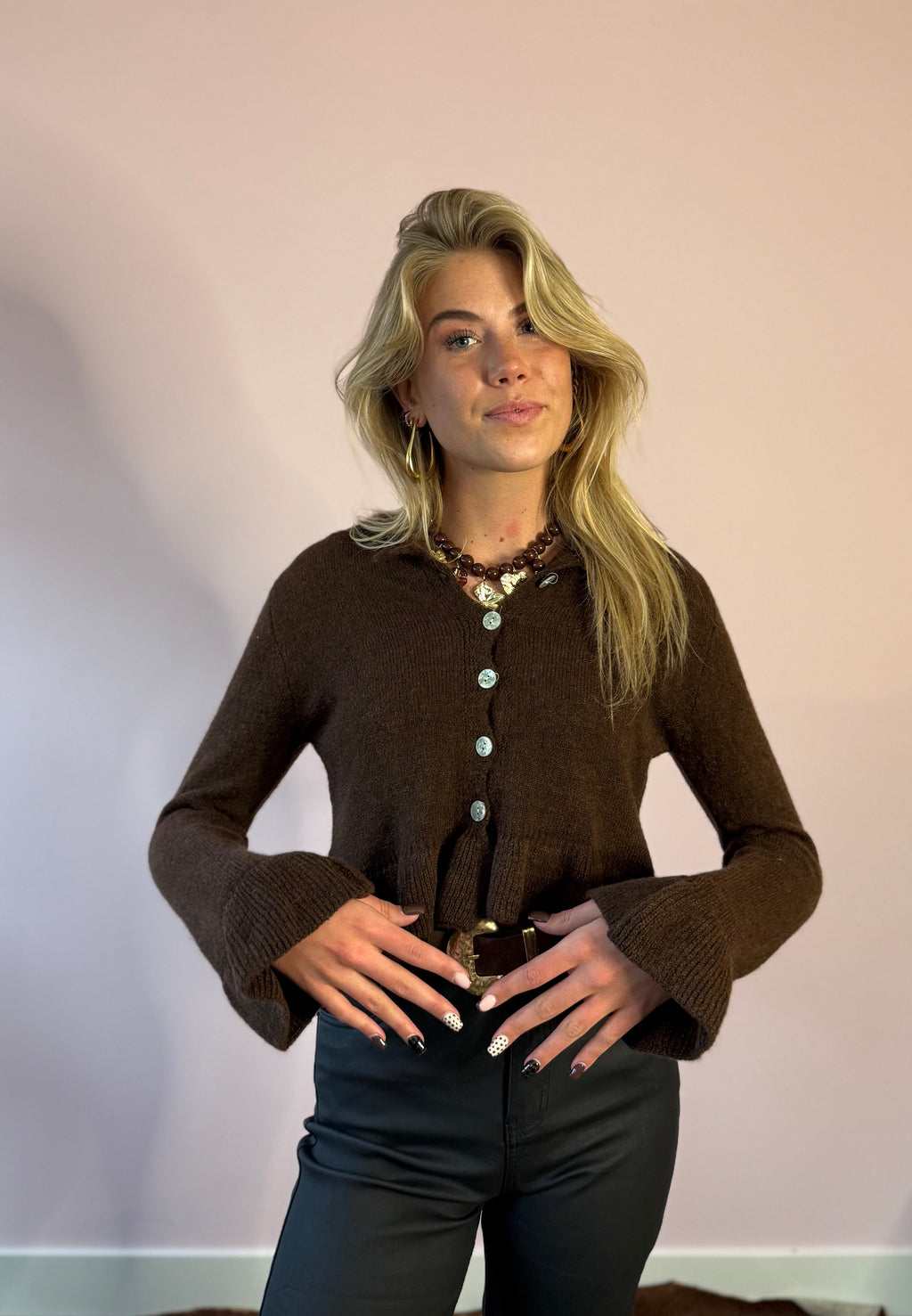 Zachte bruine vest met mouwtjes